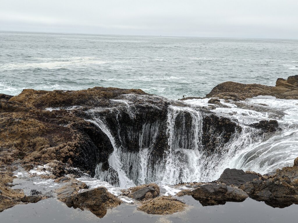 A picture of Thor's Well along the Oregon Coast